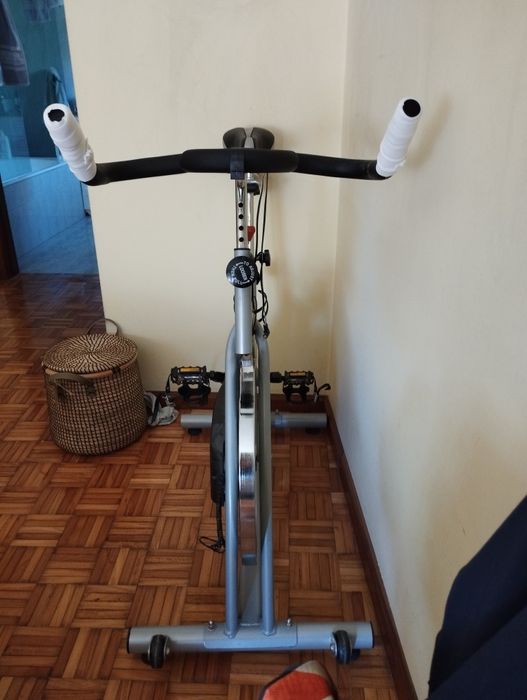 Bicicleta ergométrica de spinning