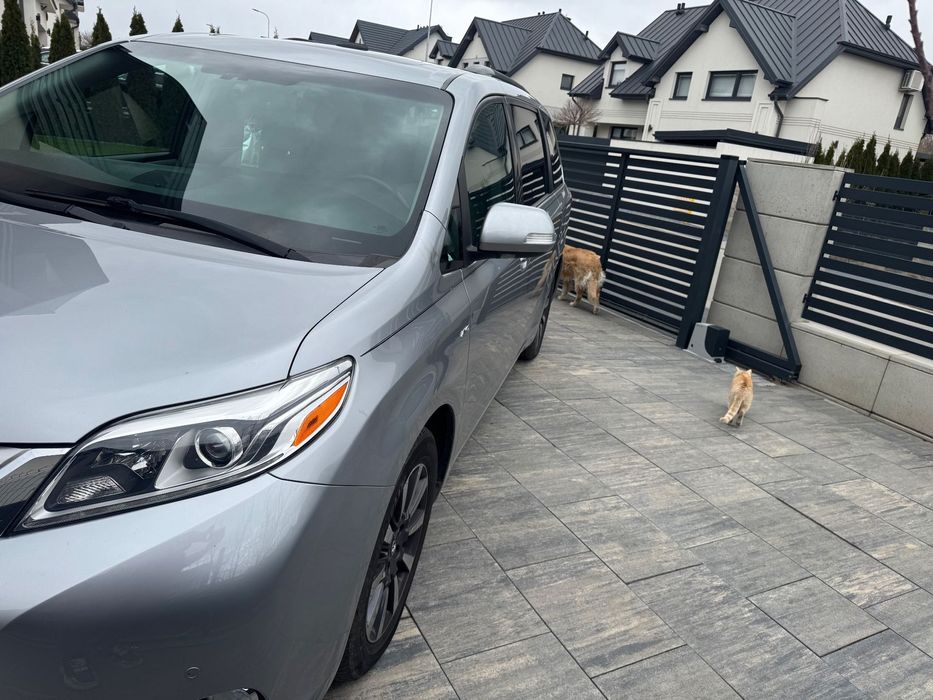 Toyota Sienna Toyota Sienna Limited