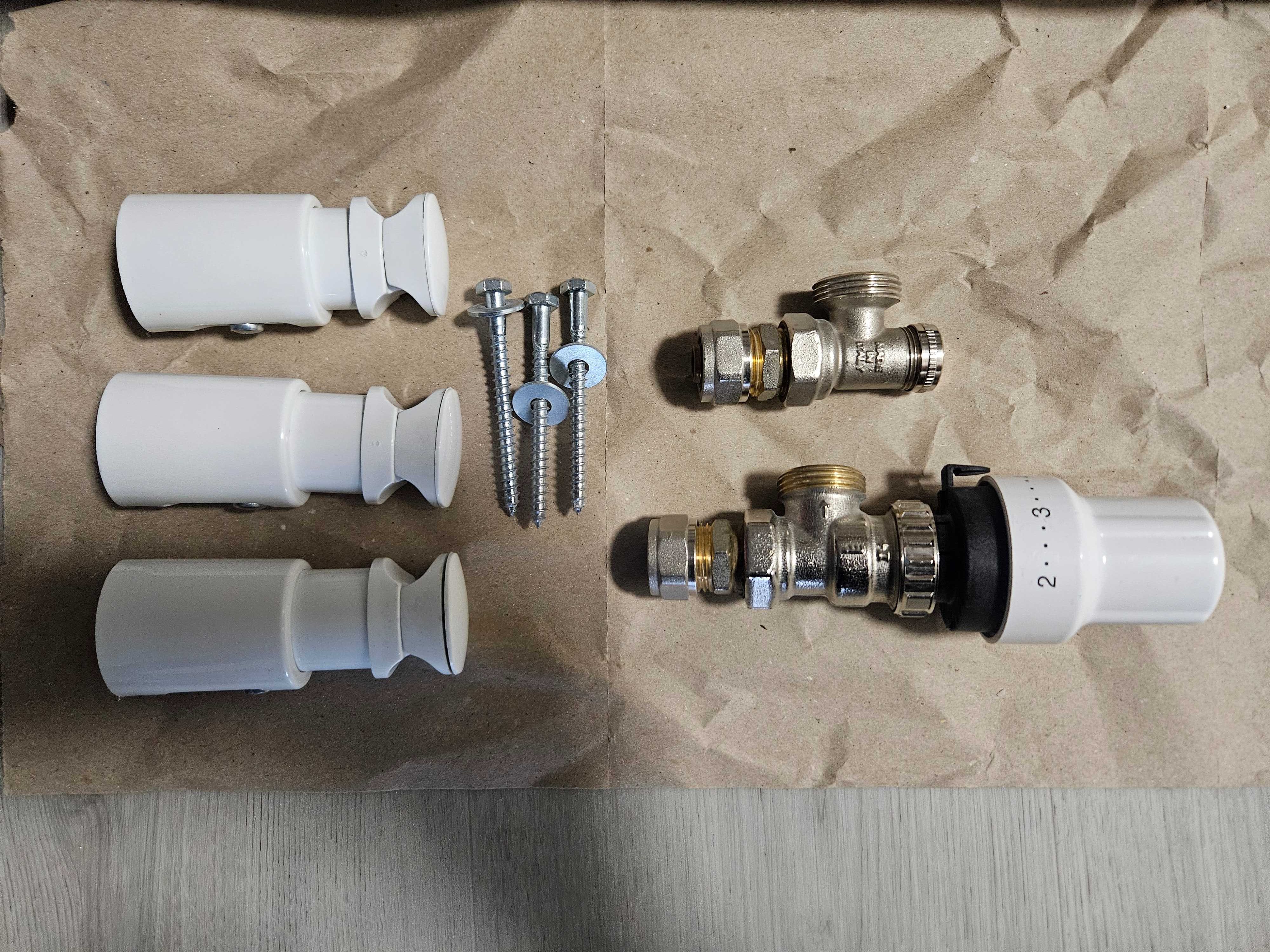 Grzejnik PURMO SANTORINI 1134x500 + termostat Heimeier