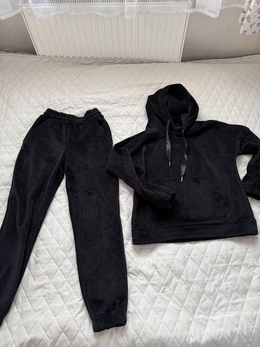 Чорний спортивний велюровий костюм Staff в ідеалі