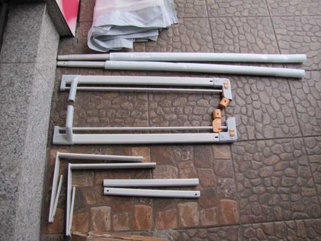 Barierka bramka zabezpieczająca dla dzieci do łóżka 150 cm YIKANWEN