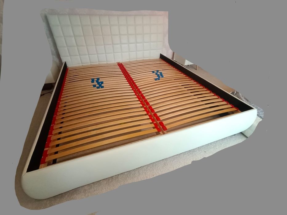 Łóżko bez materaca