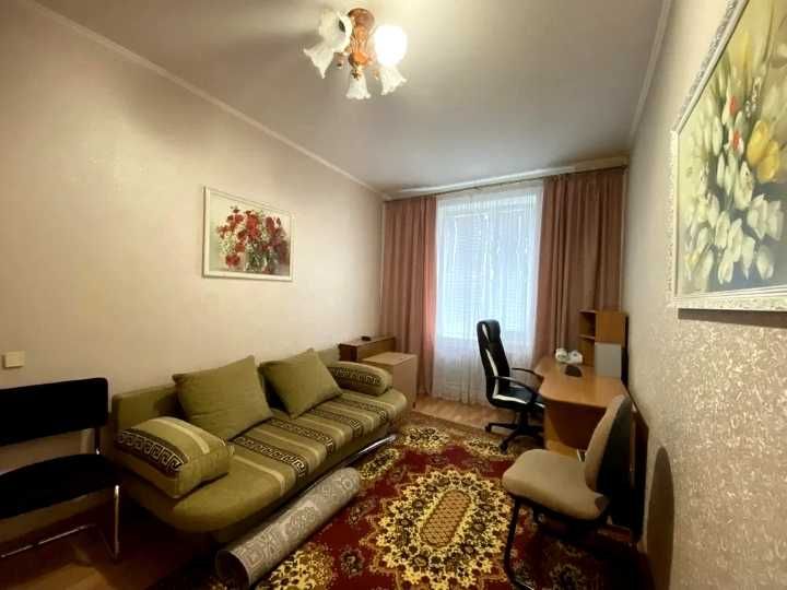 Срочно продам 3х комн кв район м Дворец Спорта 5/9 с ремонтом, меб