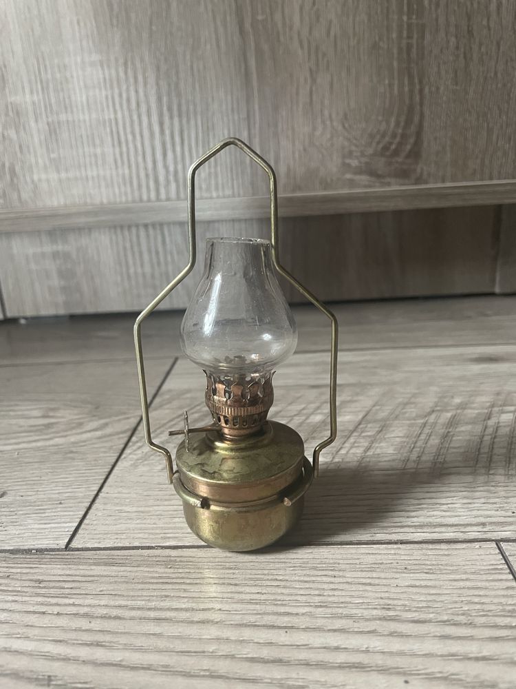 Mała lampa naftowa