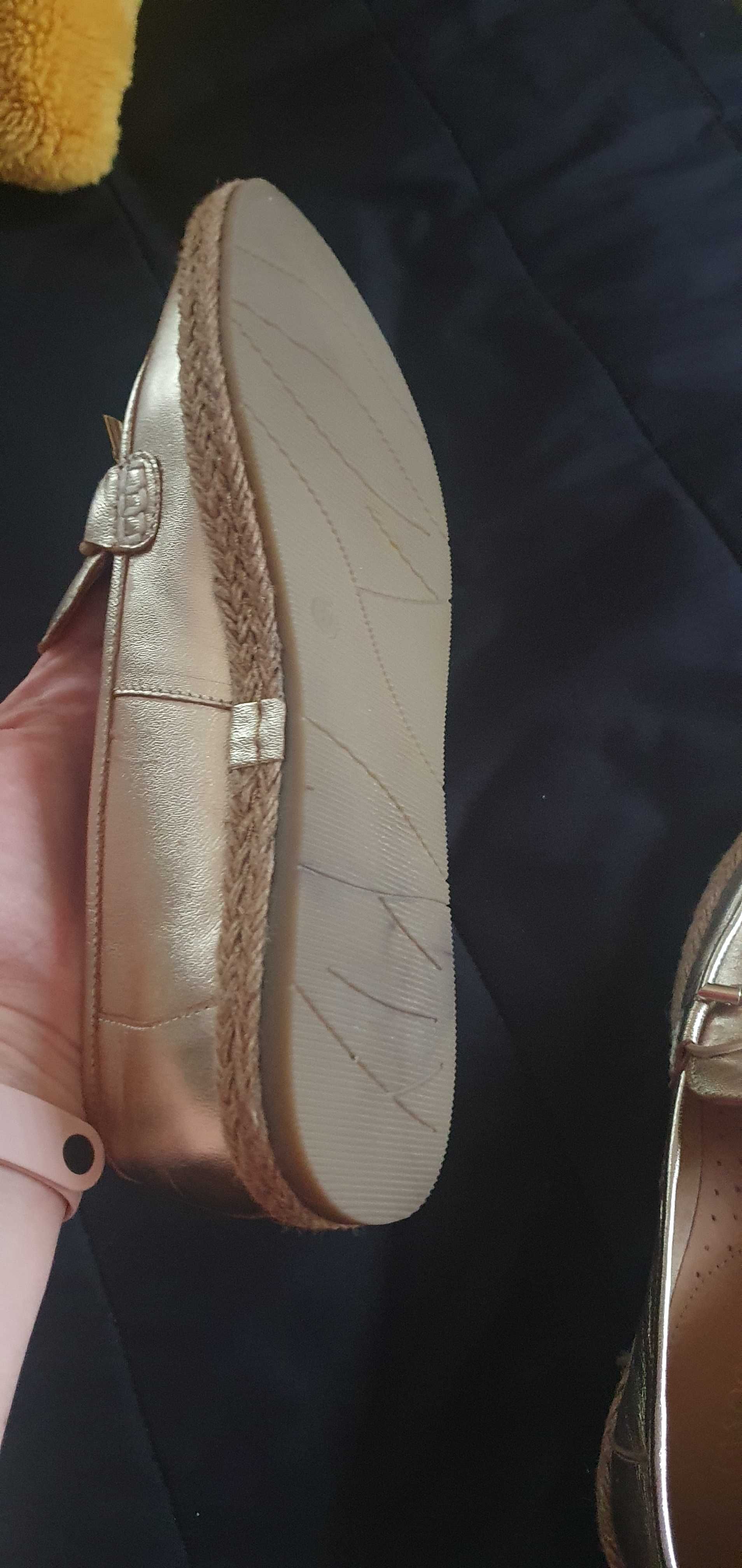 Skórzane loafersy Lasocki 37
