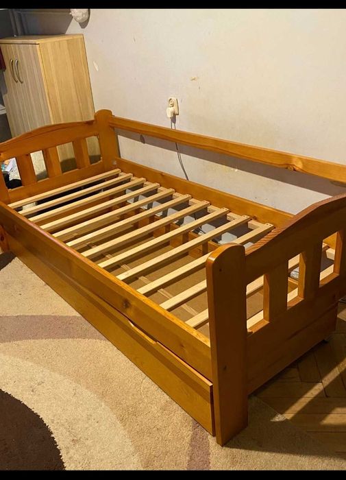 Łóżko drewniane z szufladą 89/185