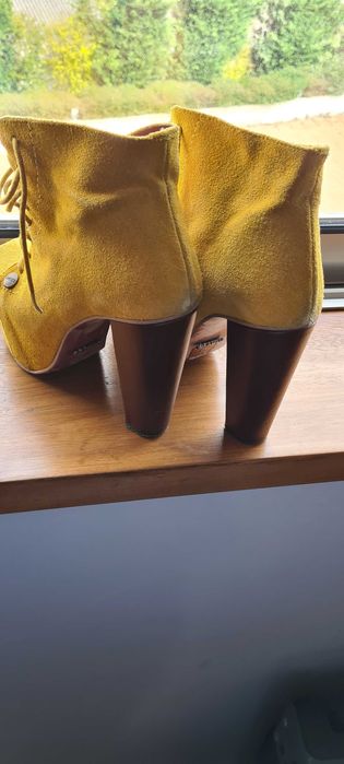 Botins, camurça amarela, marca Sahoco tam.36