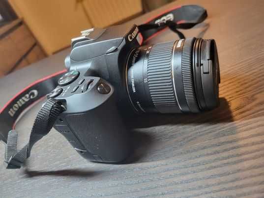 Aparat lustrzanka Canon EOS 250D