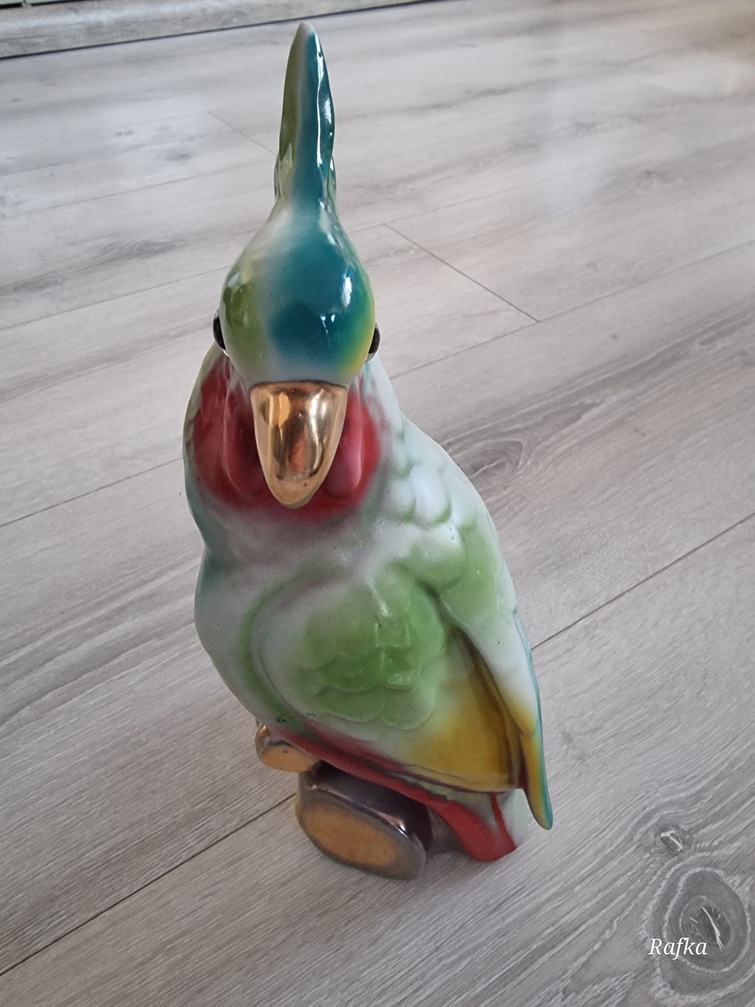 Papuga z ceramiki