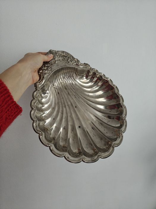 Metalowa patera duża muszla