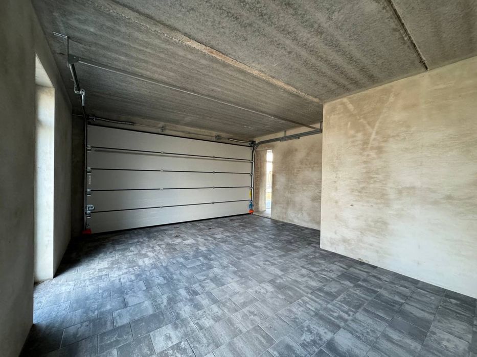 Продаж Сучасний будинок з гаражем с. Тарасове, Луцький р-н