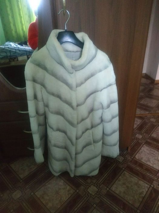 Шуба шубка натуральна полушубок женская.