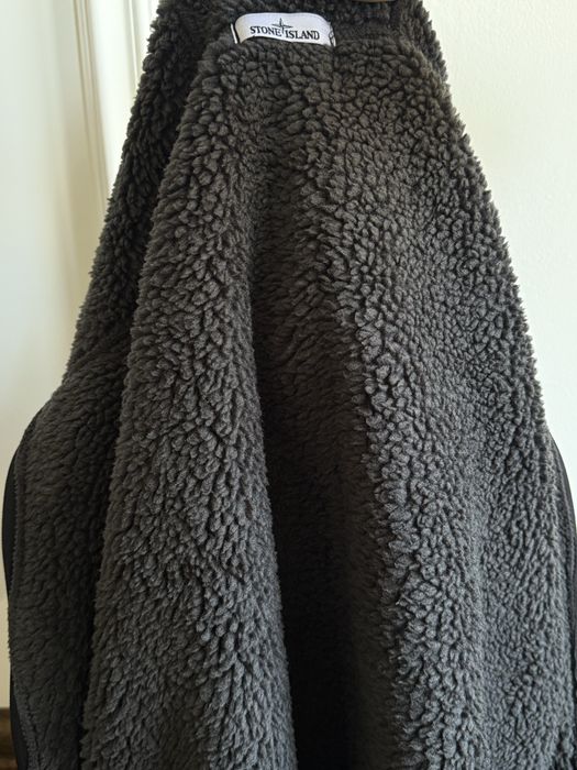 Сіра флісова куртка Stone Island
