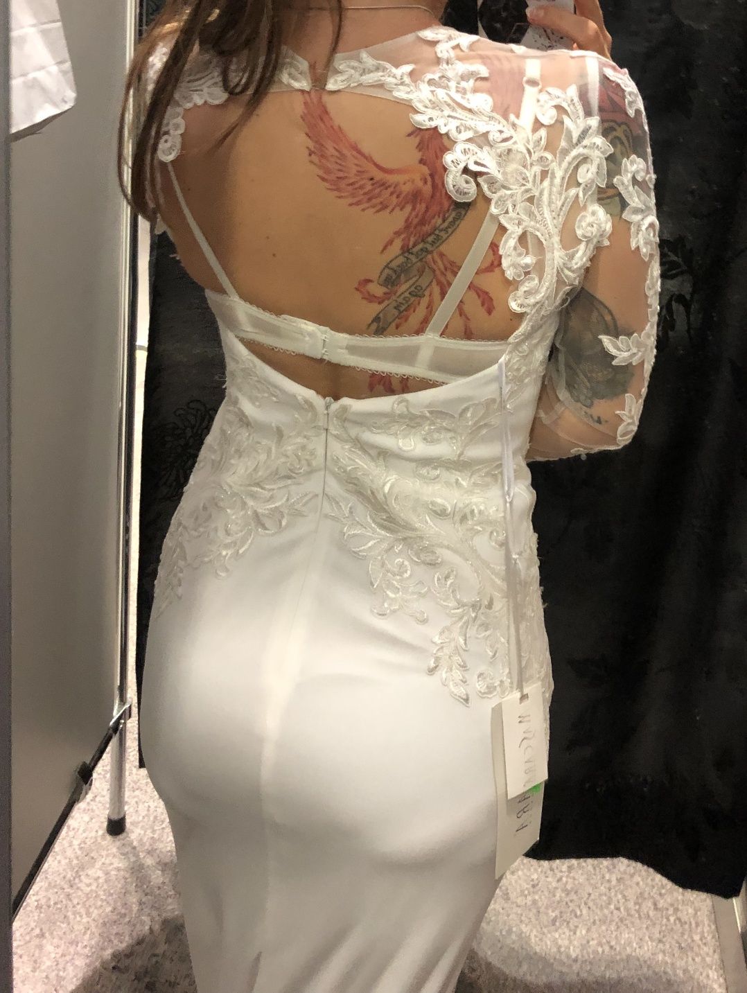 Suknia ślubna z koronkami