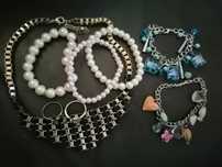 Colar, pulseiras,aneis