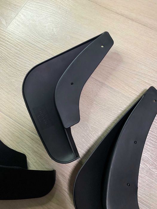 Бризговики mazda 3 новые 2007 г