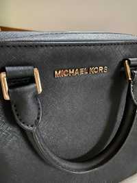 Czarna torebka do ręki kuferek Michael Kors skóra