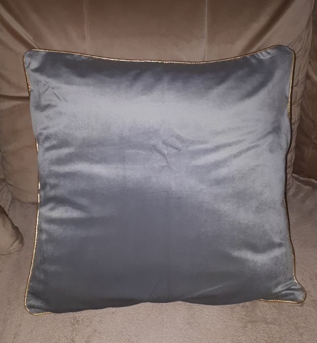 Poszewka na poduszkę szara złota obwódka 45x45cm salon/sypialnia