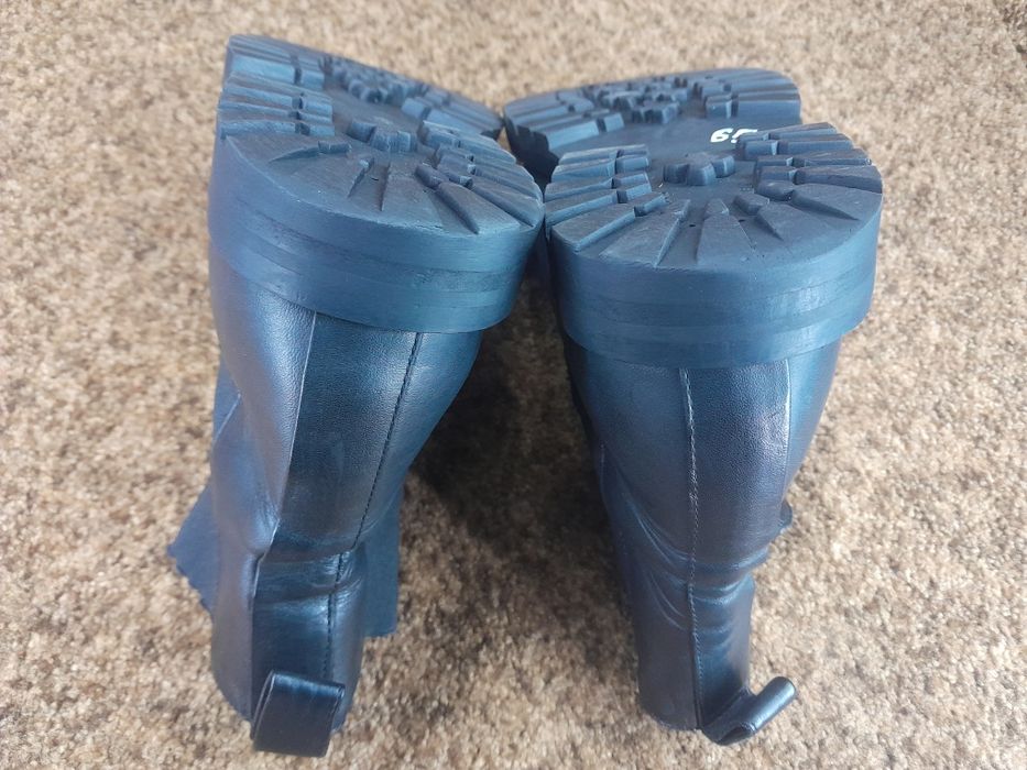 Черевики , чоботи челсі оригінал COS 43 розмір.