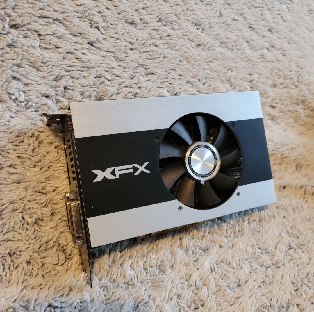 Karta grafiki XFX Radeon R7 260X 1GB DDR5
