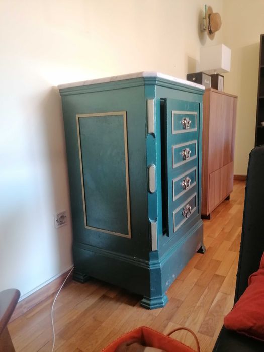 Antigo cofre João Thomaz Cardoso