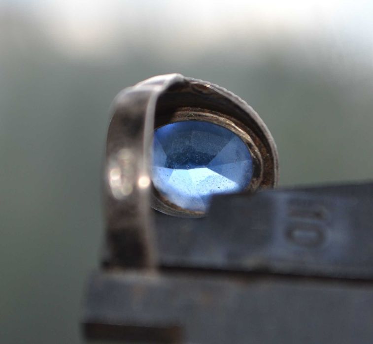 Кольцо серебряное. Корунд (искусственный сапфир). Серебро 875. 4,2 гм.