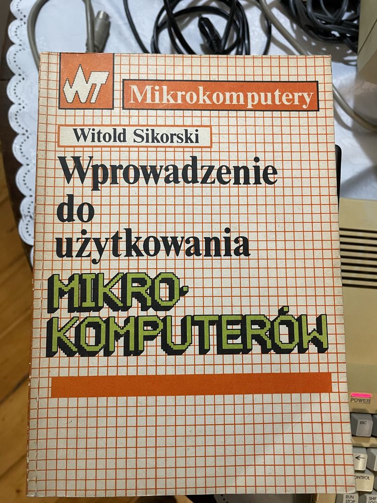 Commodore 128 dzialajacy_pełen zestaw