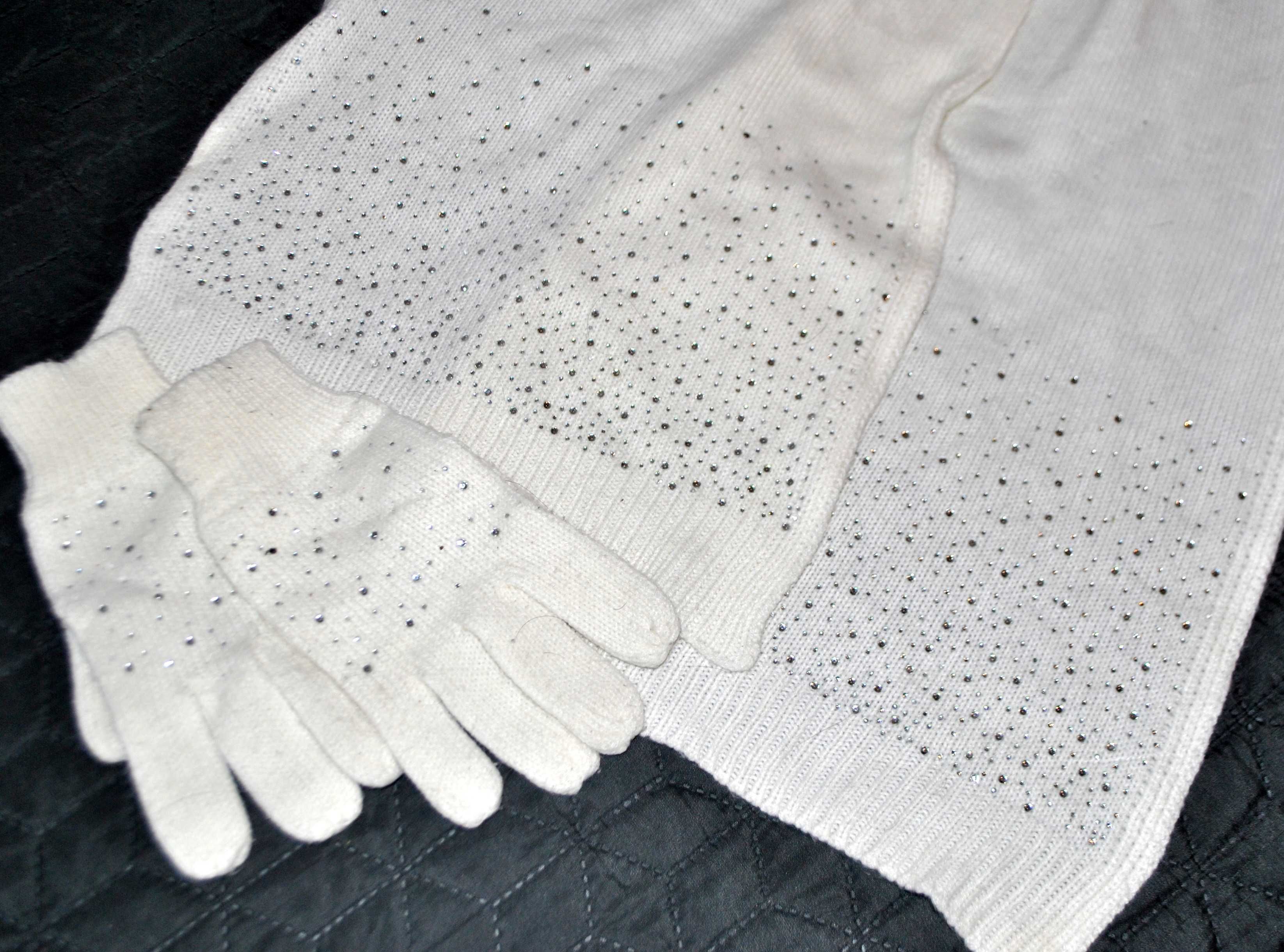 Комплект шарф палантин + перчатки. Украшено стразами