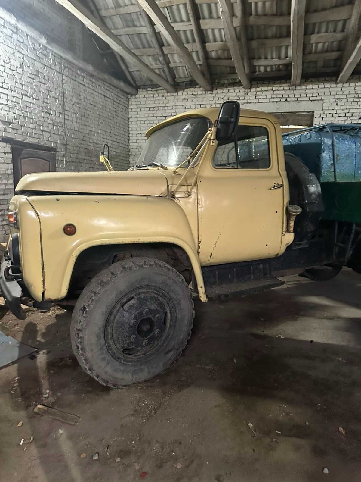 ГАЗ 5301 вантажний загальний ЦИСТЕРНА