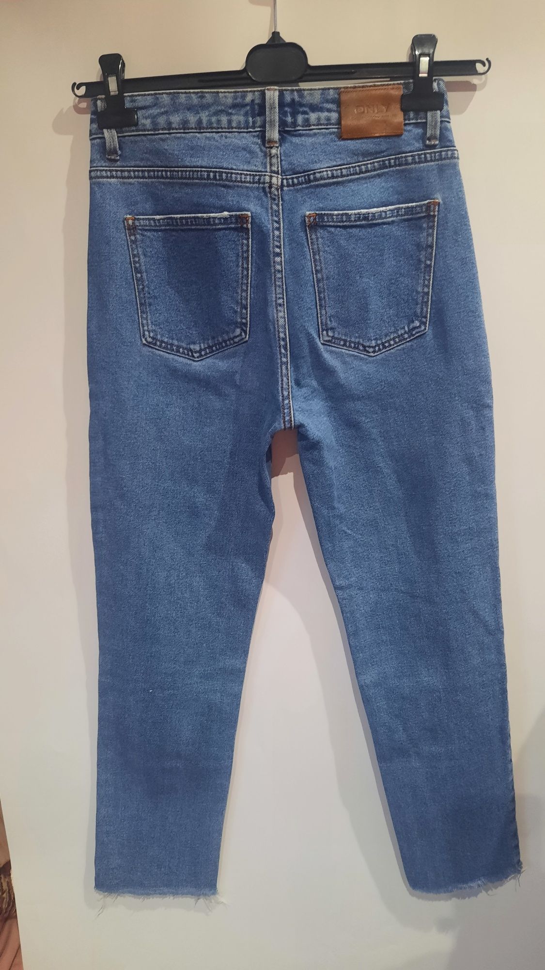 Only Spodnie jeansowe damskie rozmiar 26/32
 Spodnie jeansowe damskie