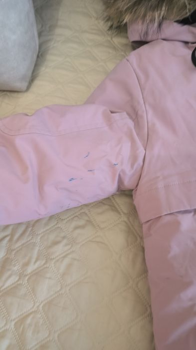 Парка на дівчинку