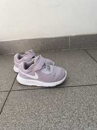 Дитяче взуття Nike для дівчинки 12см, UK 5,5
