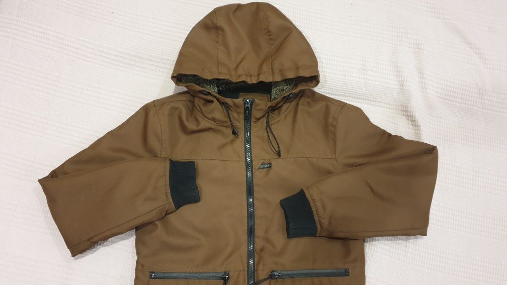 Bershka мужская куртка весна- осень размер 38 М