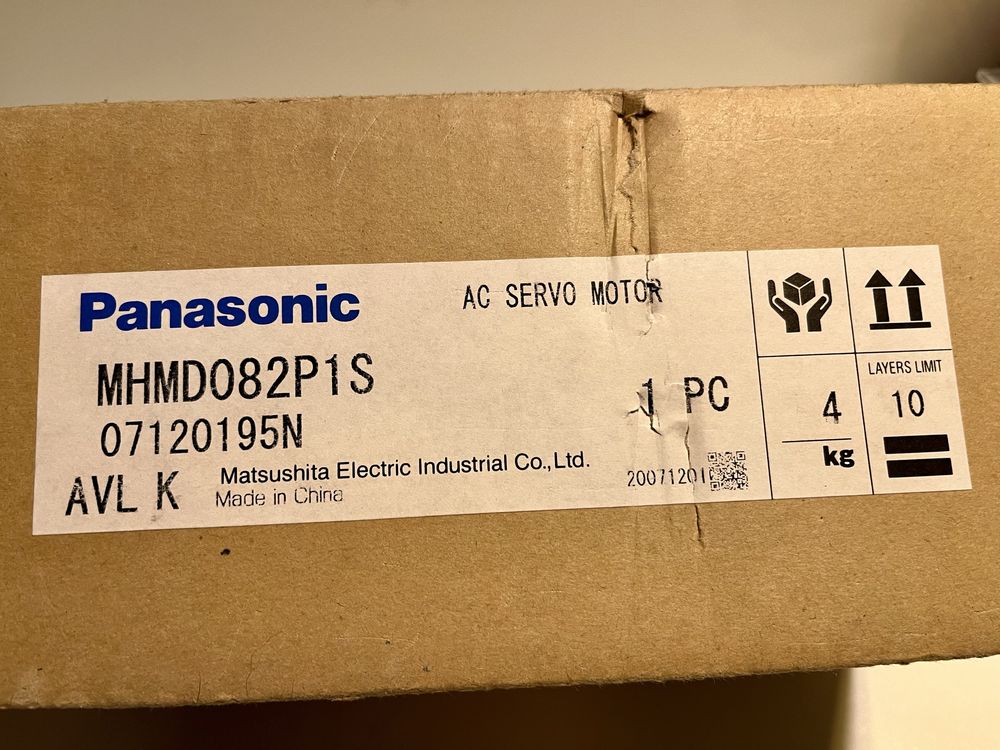 Serwomotor / Servo motor Panasonic typ MHMD082P1S