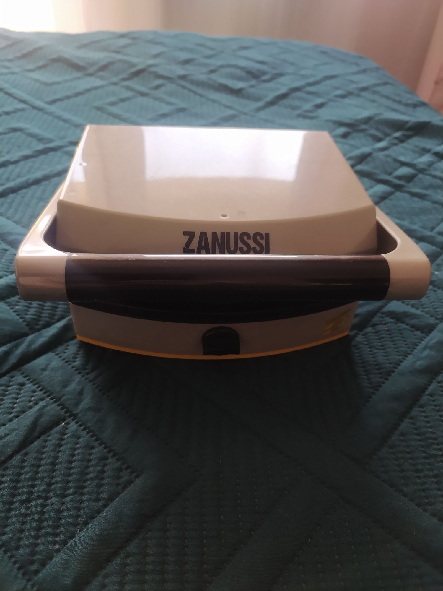 Opiekacz, gofrownica Zanussi dla dzieci