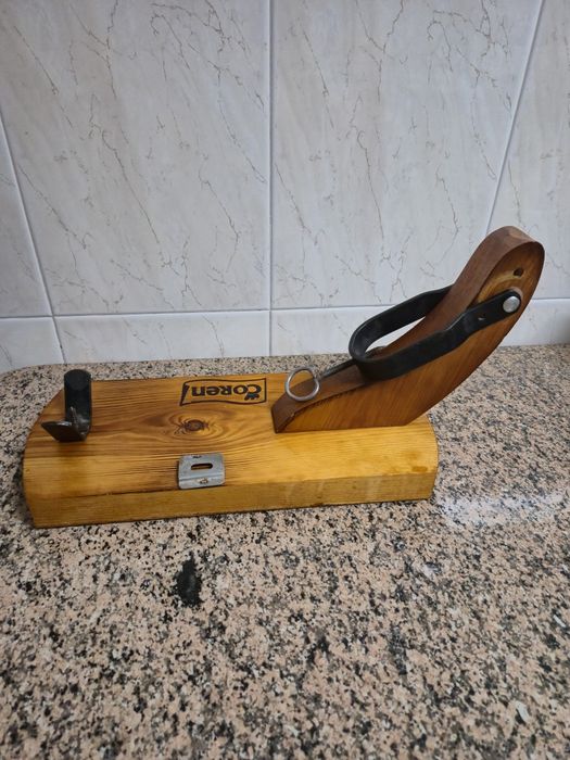 Tábua em madeira para colocar presunto.