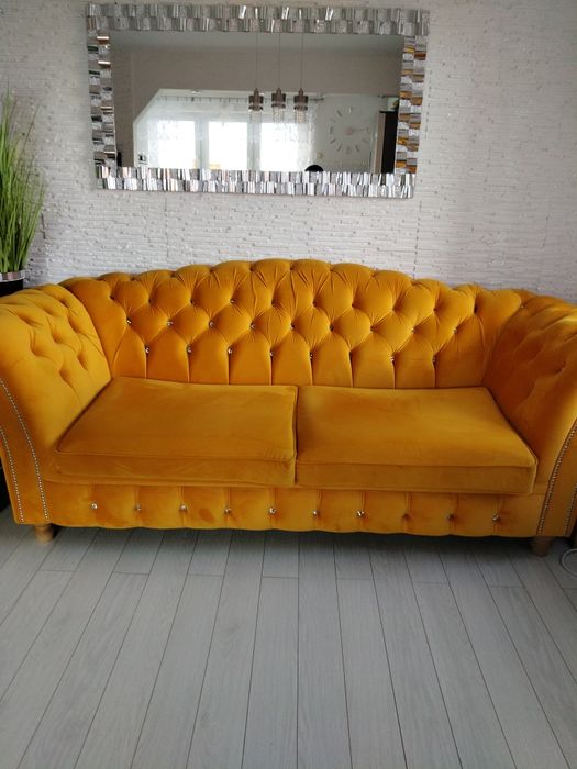 Sofa Glamour z kryształkami Swarovski.