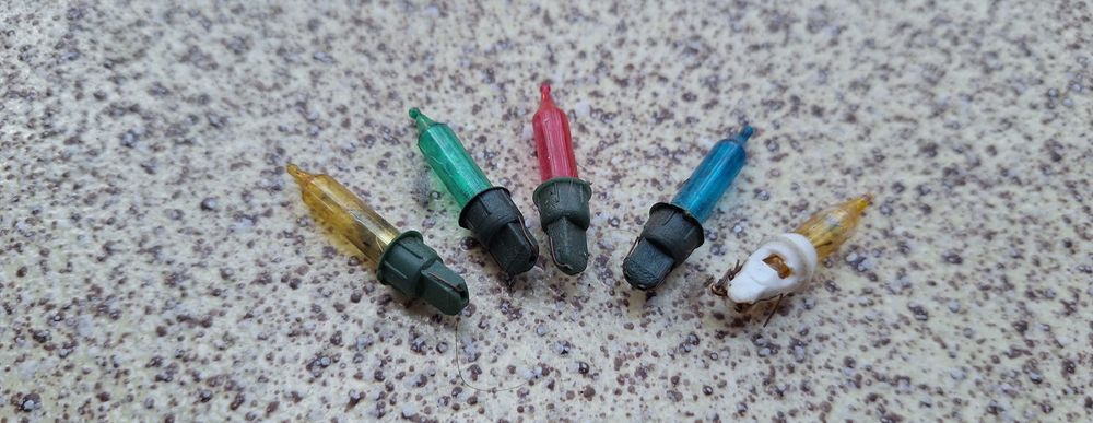 Żarówki żaróweczki lampki kolorowe