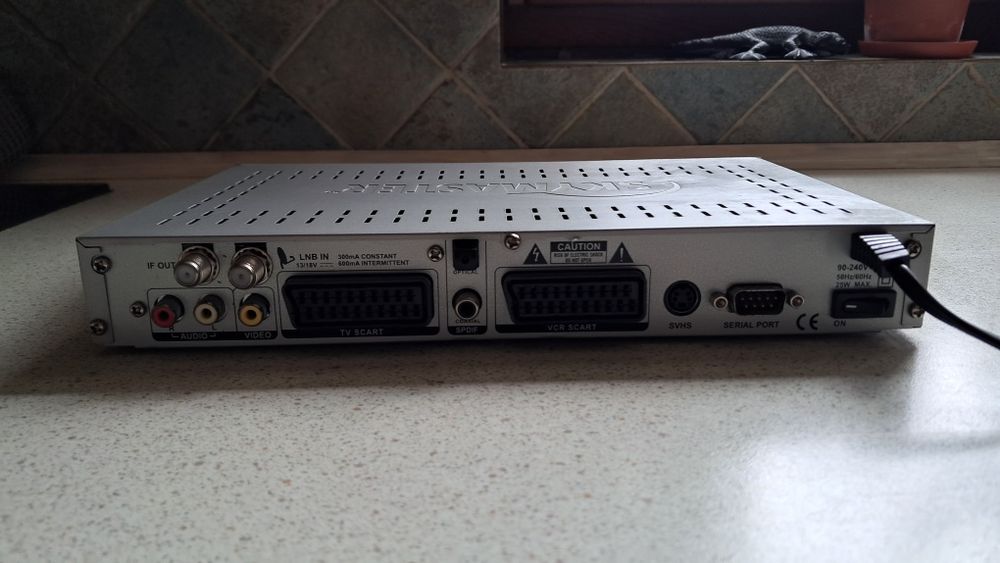 Dekoder satelitarny Skymaster DXL9400 slimline.
