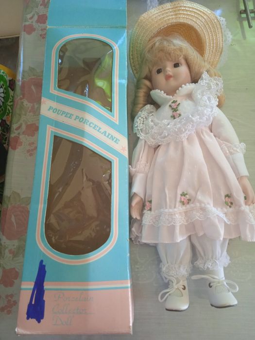 Boneca de porcelana