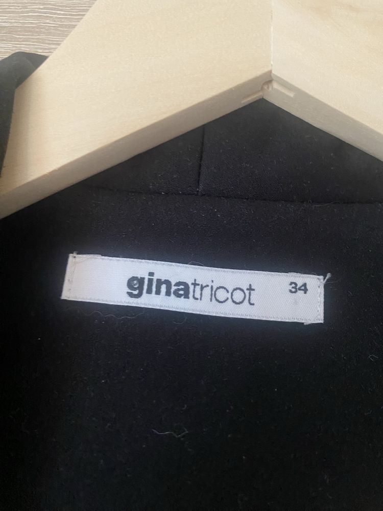 Czarna Marynarka Gina Tricot
