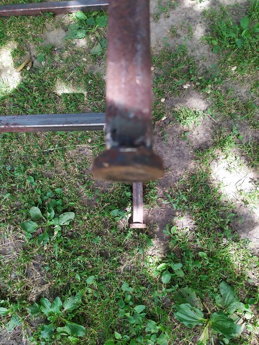 металева рама для столу