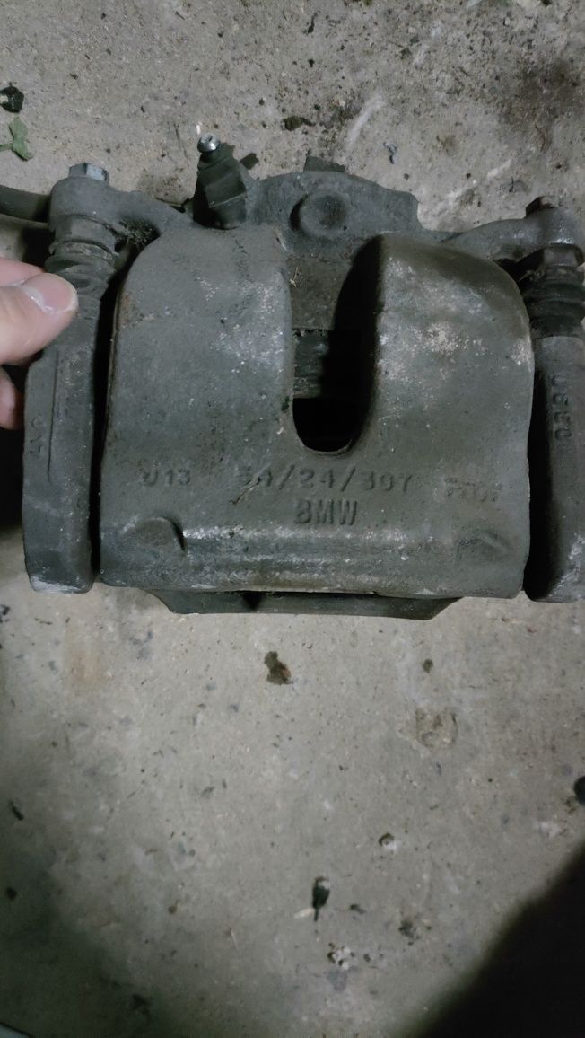 BMW g20/g21 zacisk hamulcowy lewy przód