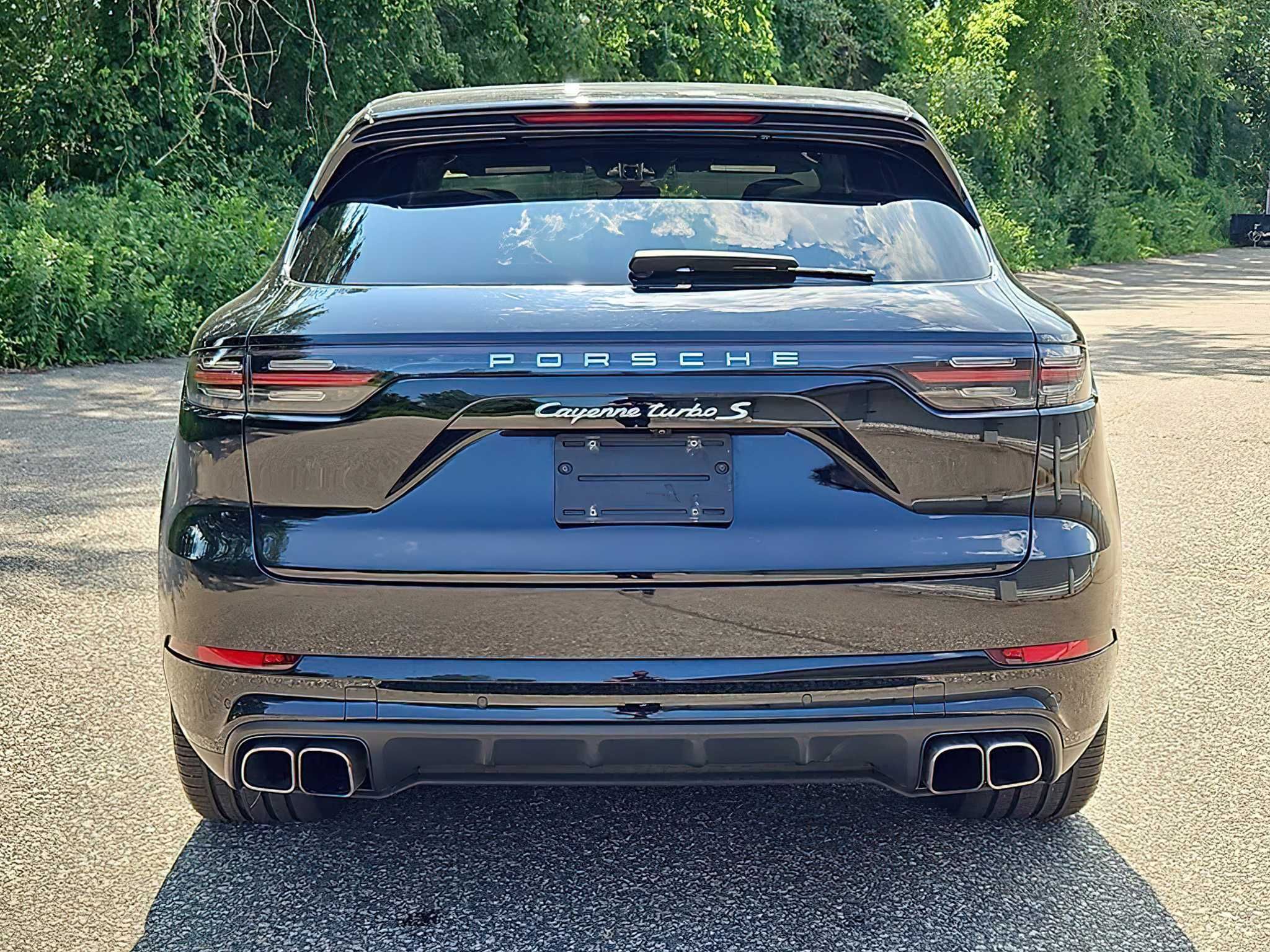 Porsche Cayenne Hybrid E-Hybrid      2020