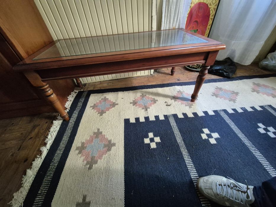 Mesa de vidro e madeira maciça
