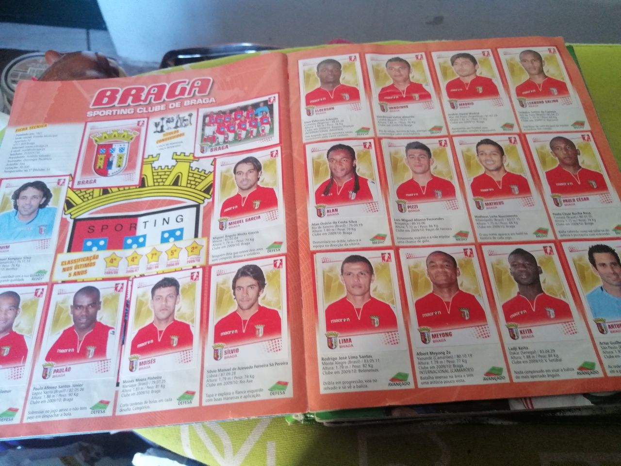 Caderneta de cromos de futebol