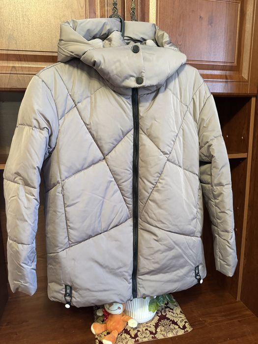 Жіноча куртка 48 розмір