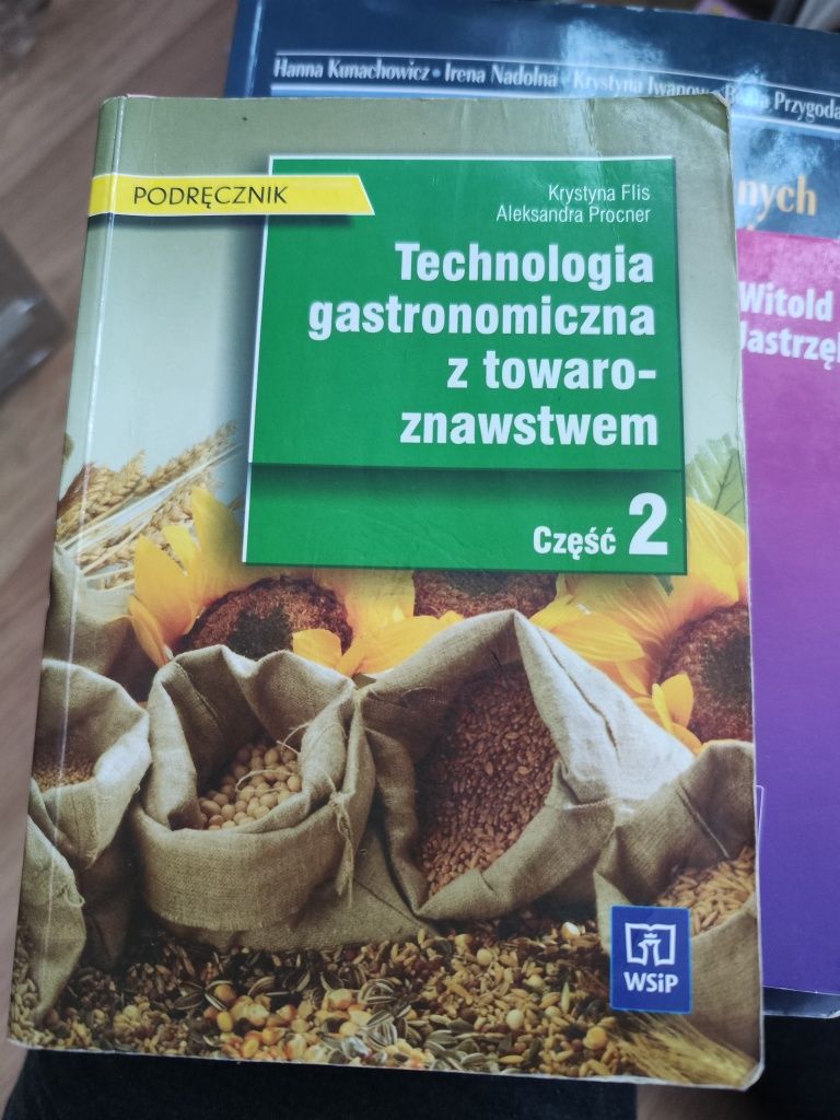 Podręczniki do przedmiotów zawodowych.