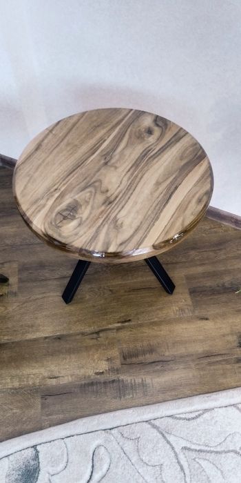 Журнальний столик.