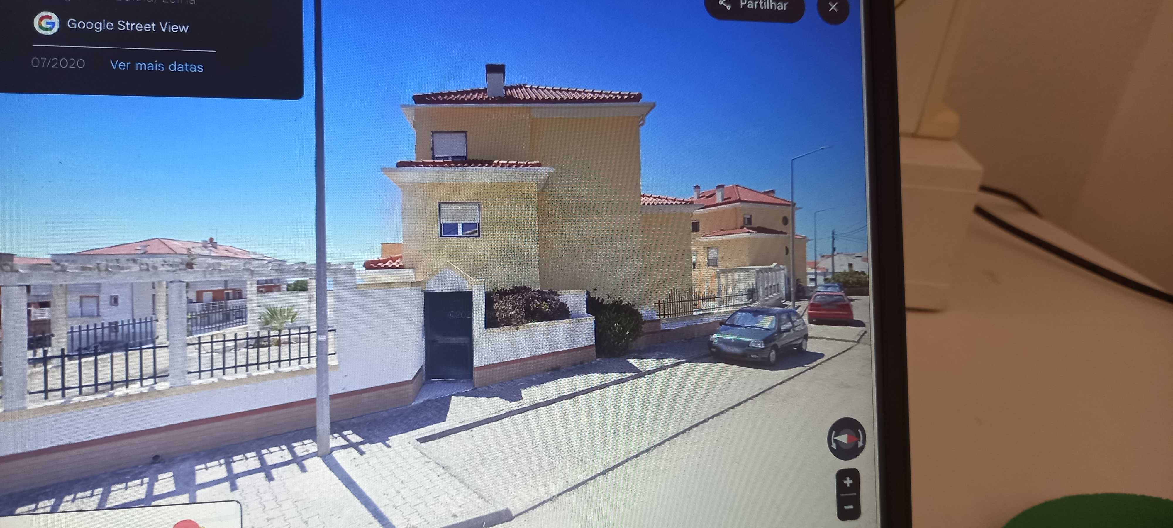 Apartamento com muita luz / S. Bernardino/Peniche T2+1 ( com WC)